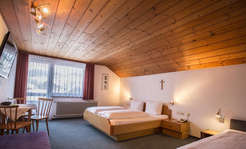 Gaestehaus-Pension Barbara Andelsbuch Værelse billede